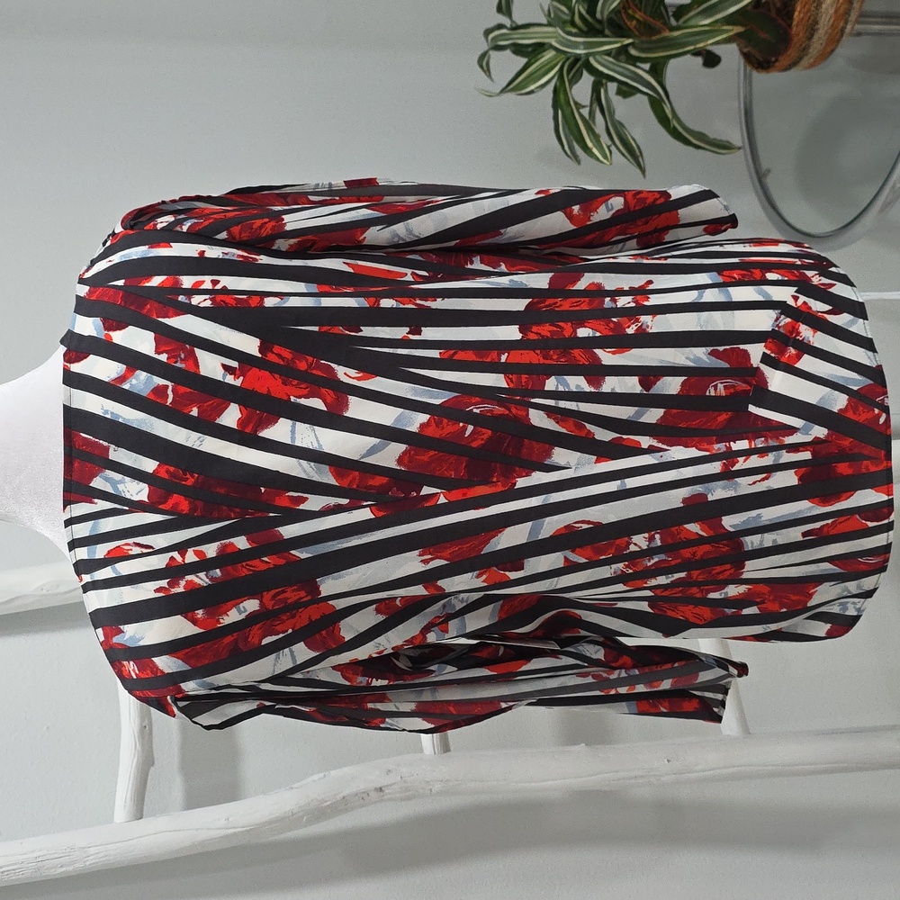 NWT Elegant Red and Black Striped Women's Blouse Open Sleeves - Picture 4 of 9
